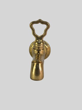 Antieke koperen kraan